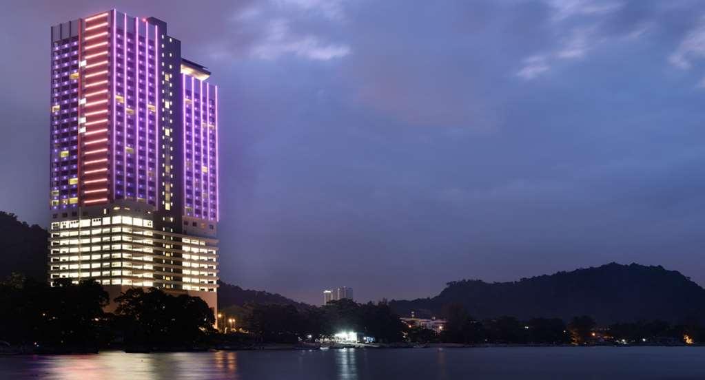 เลซิส สวีท ปีนัง Hotel บายันเลอปาส ภายนอก รูปภาพ The View