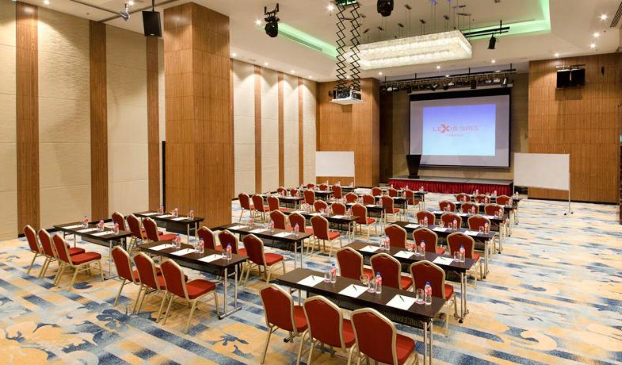 เลซิส สวีท ปีนัง Hotel บายันเลอปาส ภายนอก รูปภาพ The Grand Ballroom