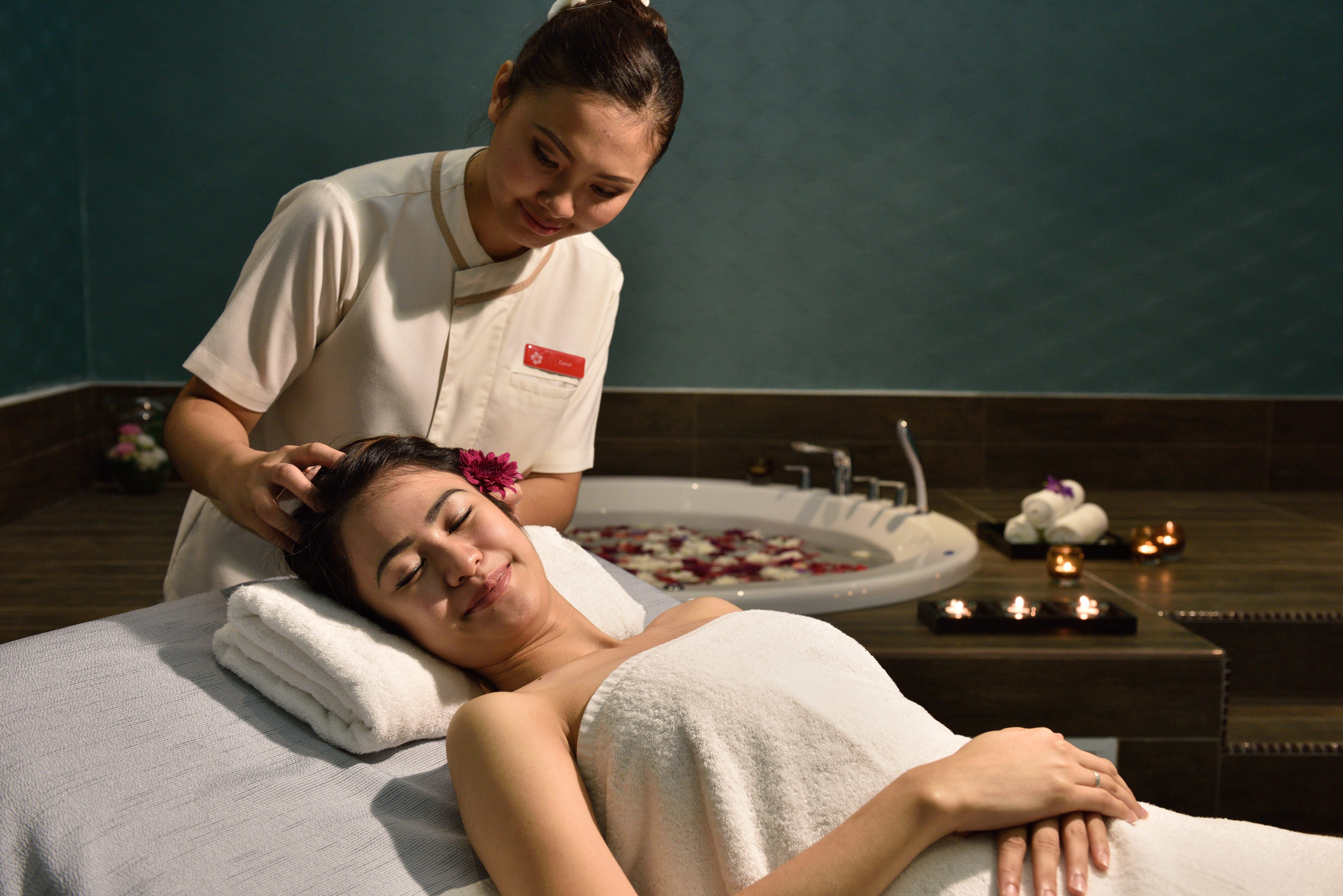 เลซิส สวีท ปีนัง Hotel บายันเลอปาส ภายนอก รูปภาพ Thai massage