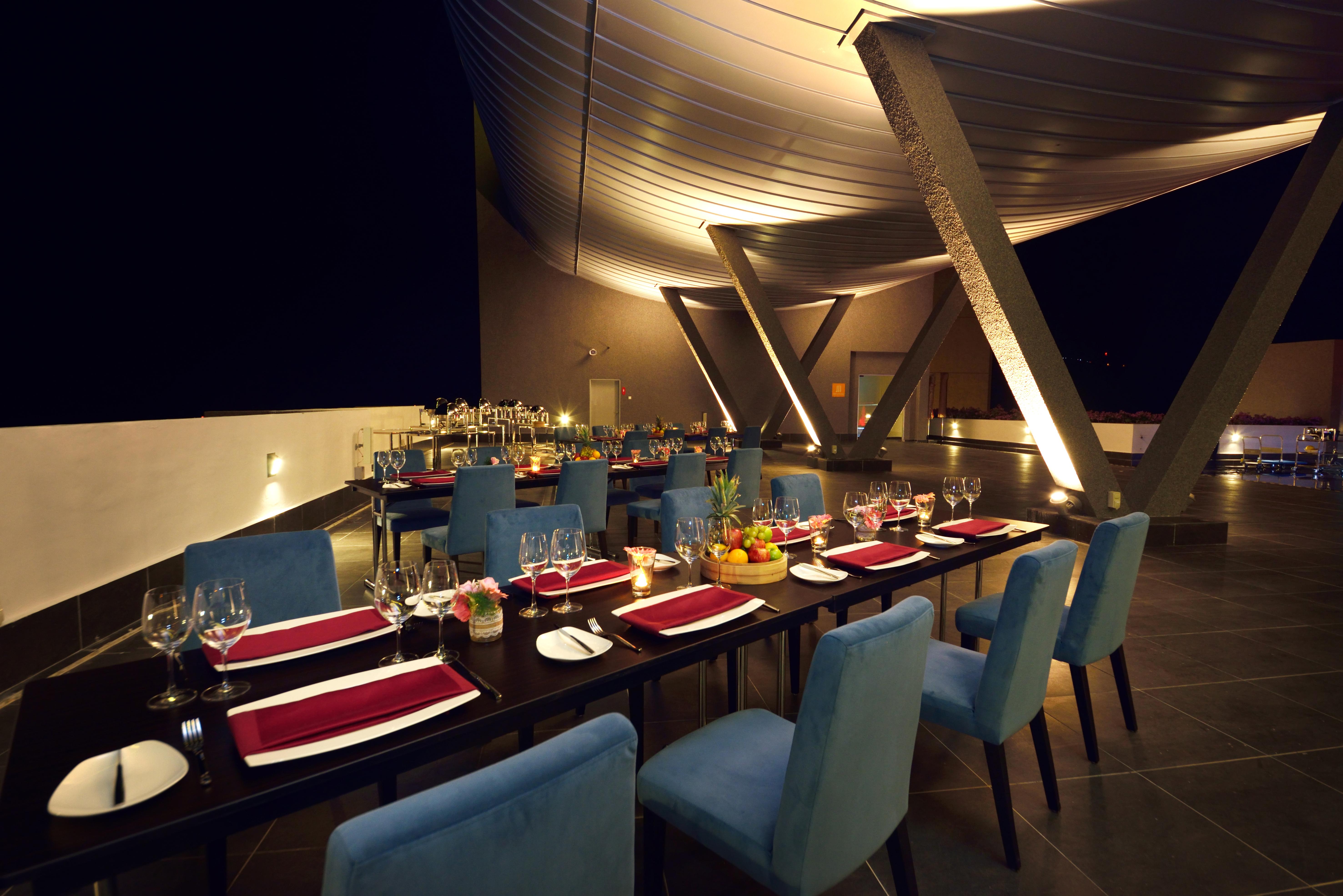 เลซิส สวีท ปีนัง Hotel บายันเลอปาส ภายนอก รูปภาพ The Deck