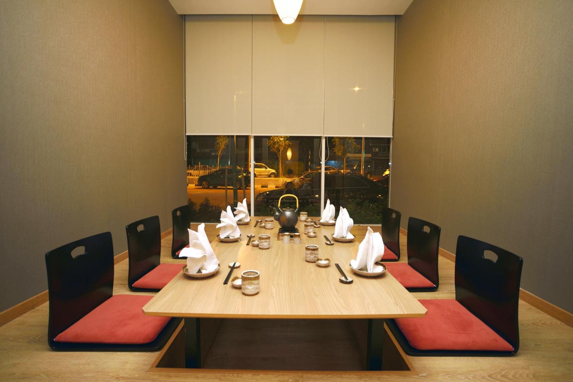 เลซิส สวีท ปีนัง Hotel บายันเลอปาส ภายนอก รูปภาพ A traditional Japanese restaurant