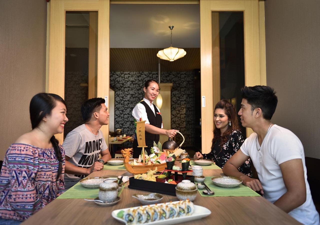 เลซิส สวีท ปีนัง Hotel บายันเลอปาส ภายนอก รูปภาพ A restaurant in Vietnam