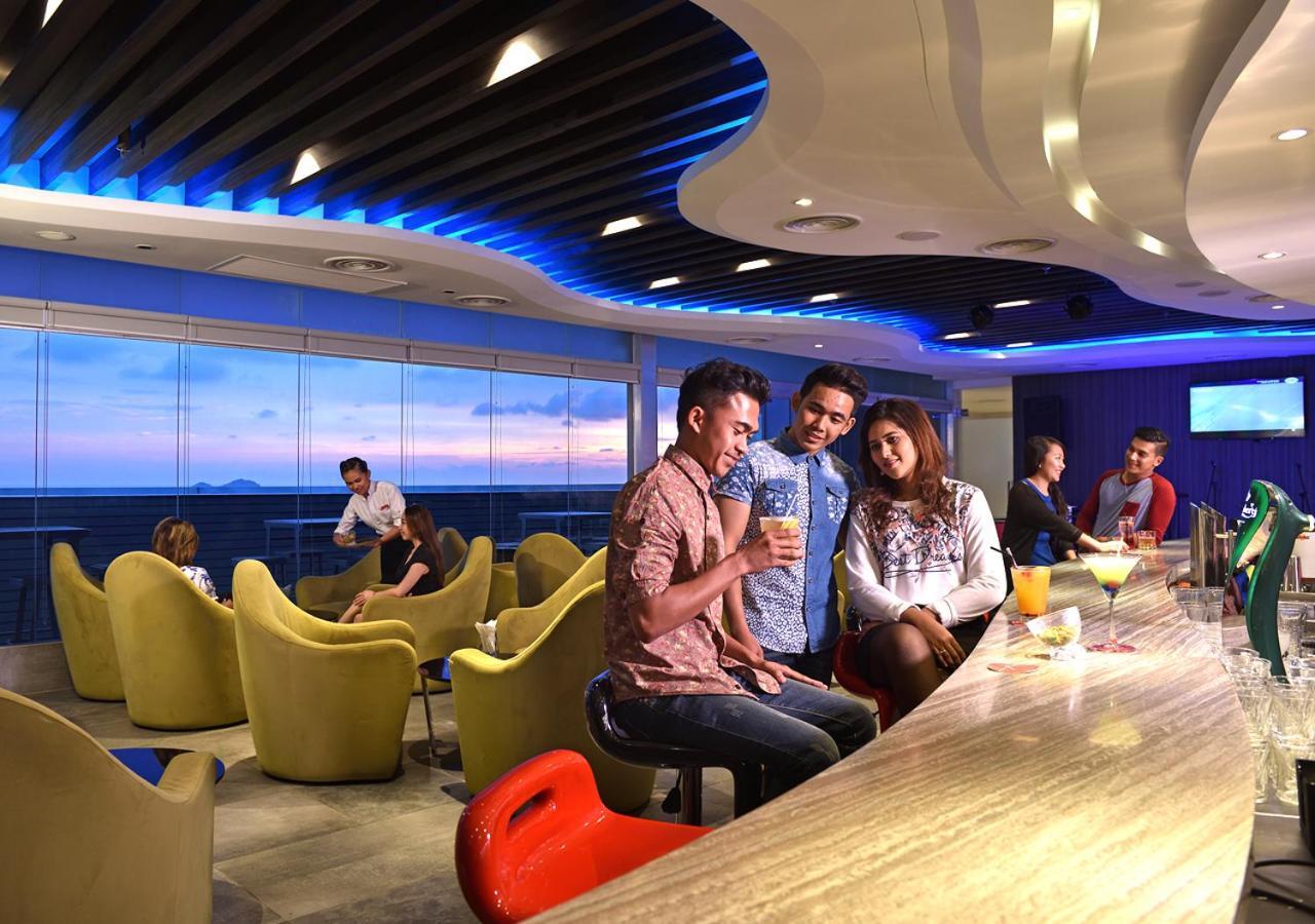 เลซิส สวีท ปีนัง Hotel บายันเลอปาส ภายนอก รูปภาพ The lounge at KLIA